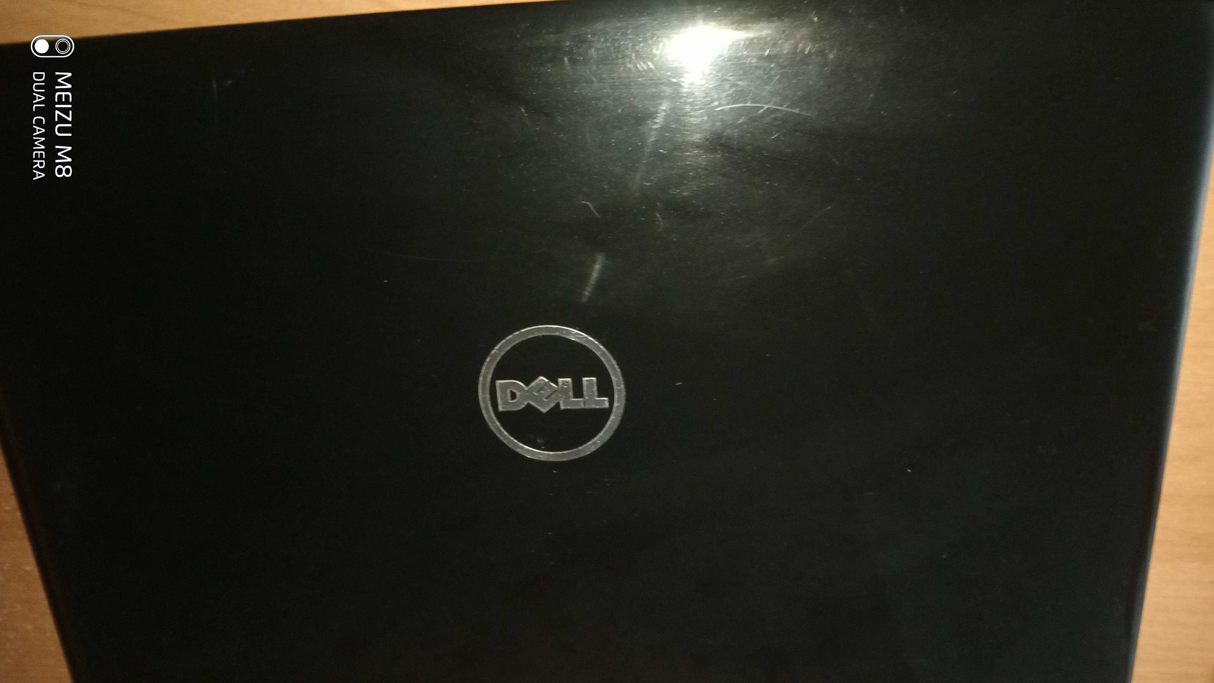 Ноутбук Dell Inspiron N5040 з сумкою для ноутбука.