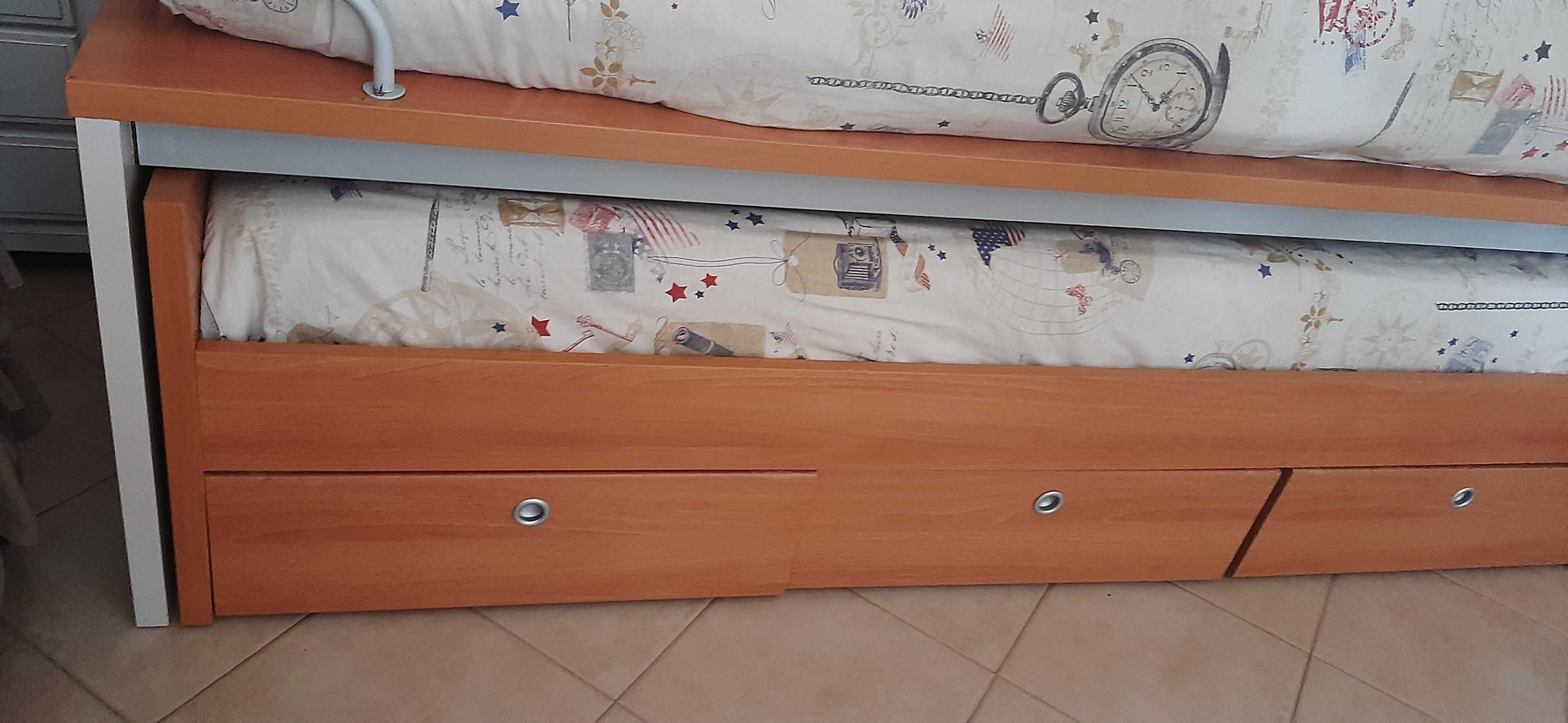 2 Camas criança com 2 colchões