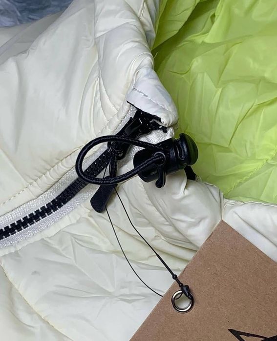 Пуховик Stussy білий