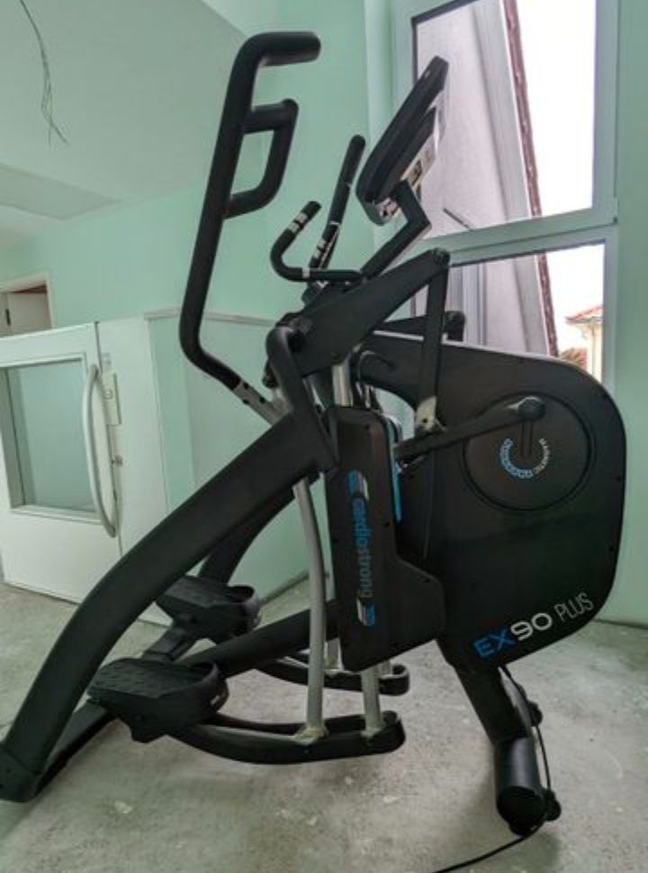 Pionowy Orbitrek Cardiostrong ex90 plus, aplikacje, sklep 17 tys.