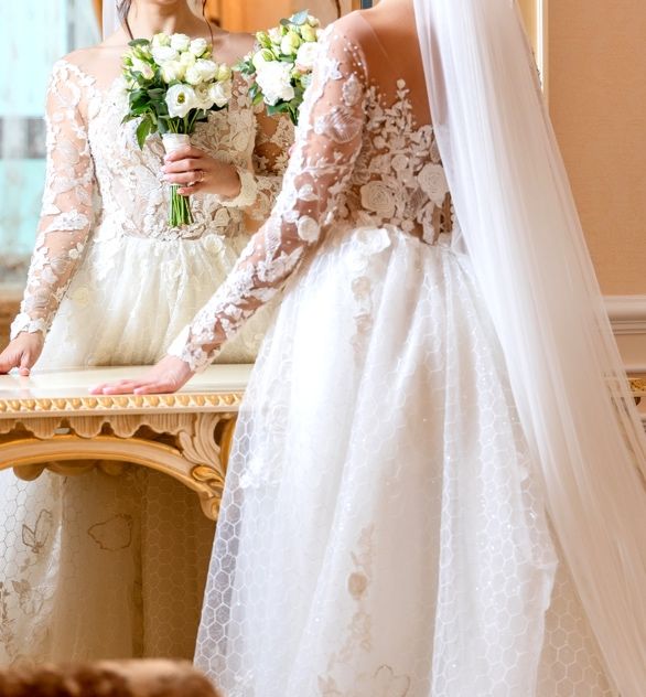 Продам весільну сукню