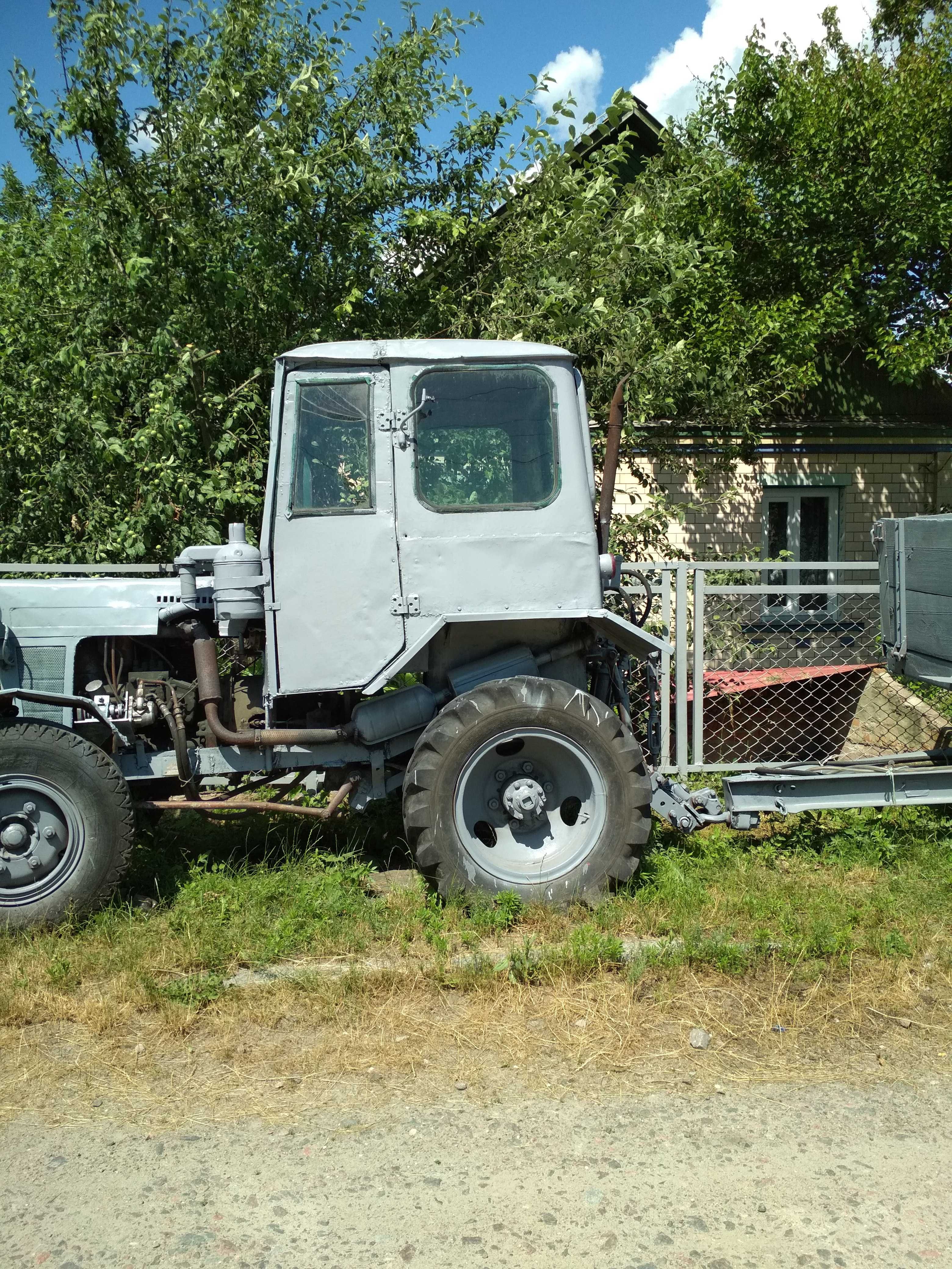 саморобний трактор з причепом