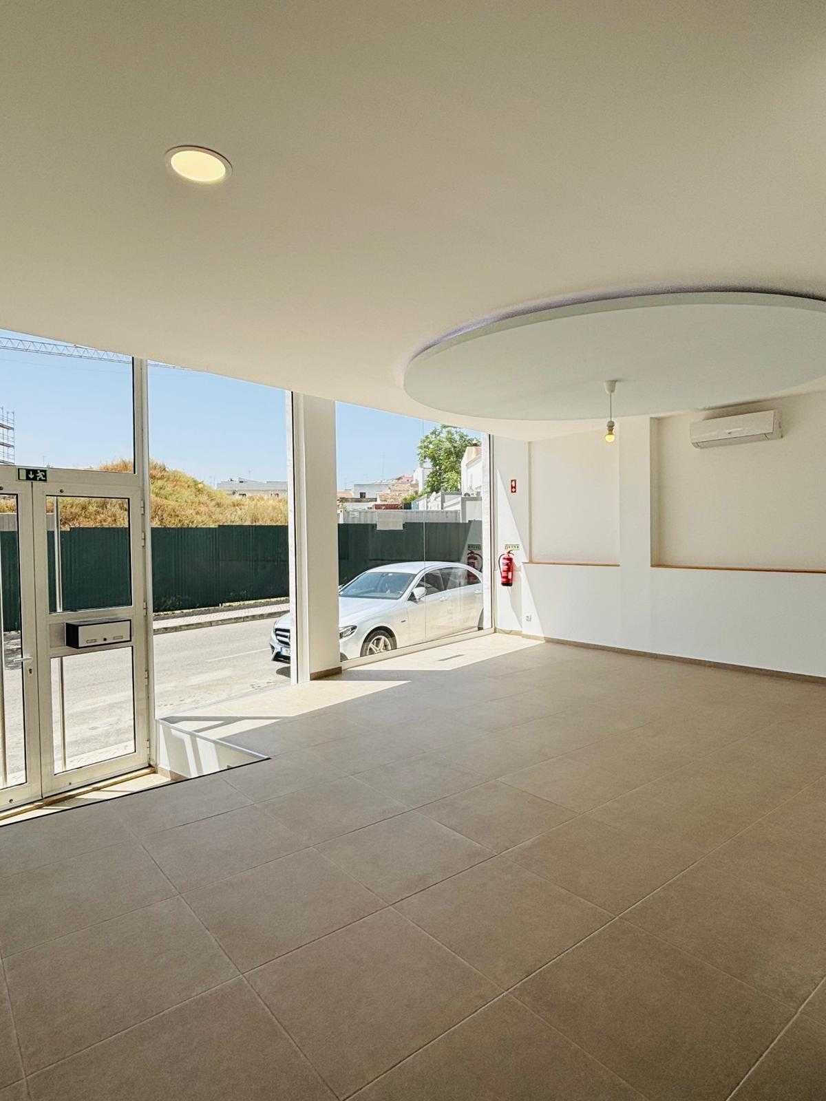 Loja com 5 Gabinetes | 188m² | Pronta a Usar – Loulé