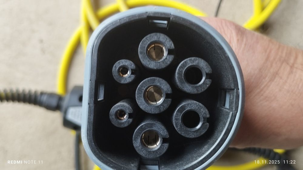 Продам зарядное устройство