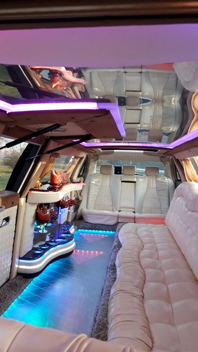 Лимузины на свадьбы,девичники,день рождения,выписку из роддома
