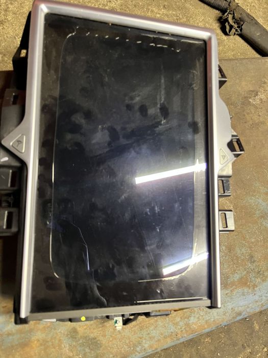 Wyświetlać główny Tesla Model S 14-16r.