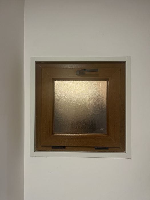 Janela de PVC Basculante Carvalho