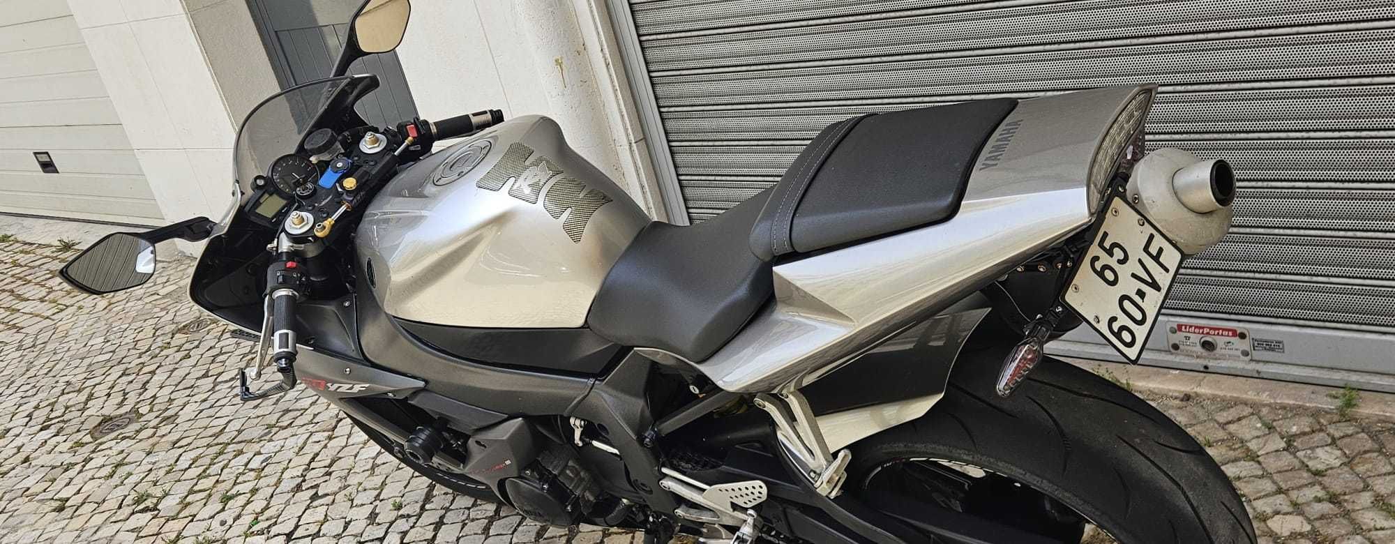 Mota R1 como nova