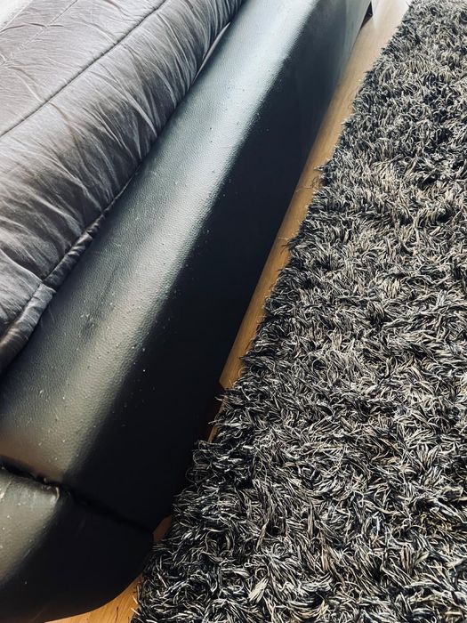 Cama 190/140 com mesinha cabeceira