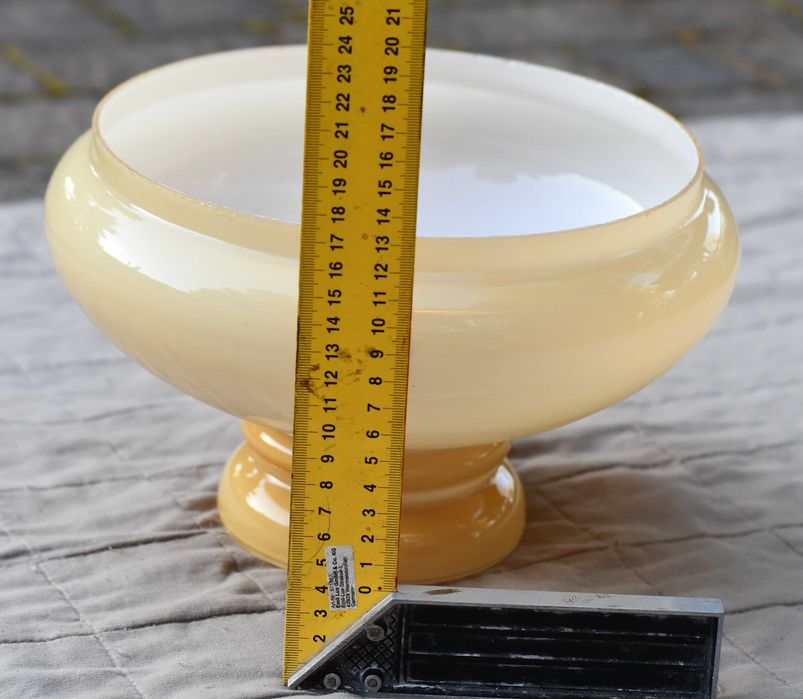 Klosz szklany typu Aladyn do lampy naftowej elektrycznej