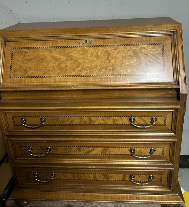 Sekretarzyk drewniany, inkrustowany, piękny