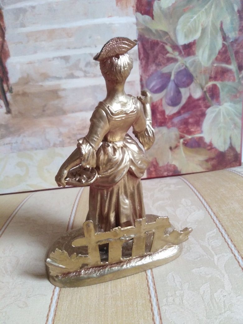 Zabytkowa rzezba, figura, dama z rybami, XIXw.