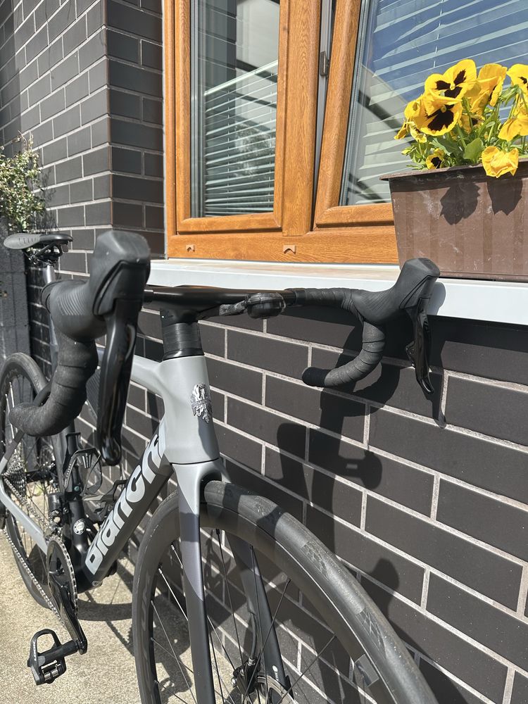 Bianchi Oltre XR4 Sram Rival eTap AXS 55cm Vision Fulcrum