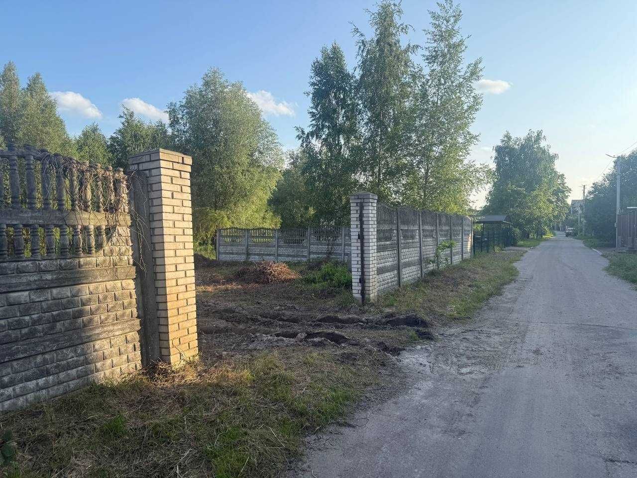 с Хотів, вул Пирогівська ділянка 14 сот під забудову.