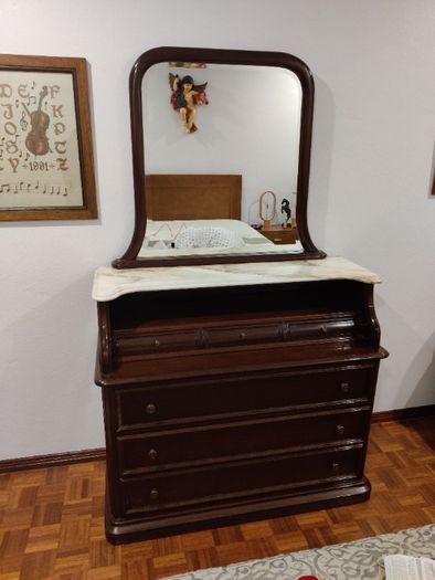 Comoda de quarto, armário em madeira