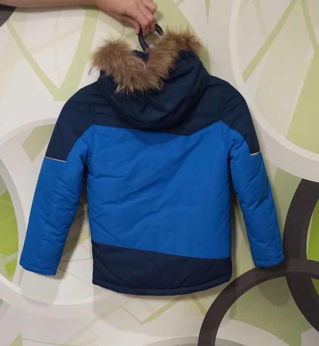 Продам куртку зимнюю для мальчика на рост 116 см