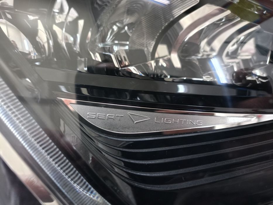 Lampa przód prawa Seat Arona