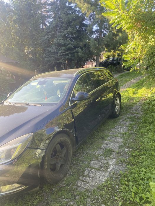 Sprzedan uszkodzony opel indignia 2012r.