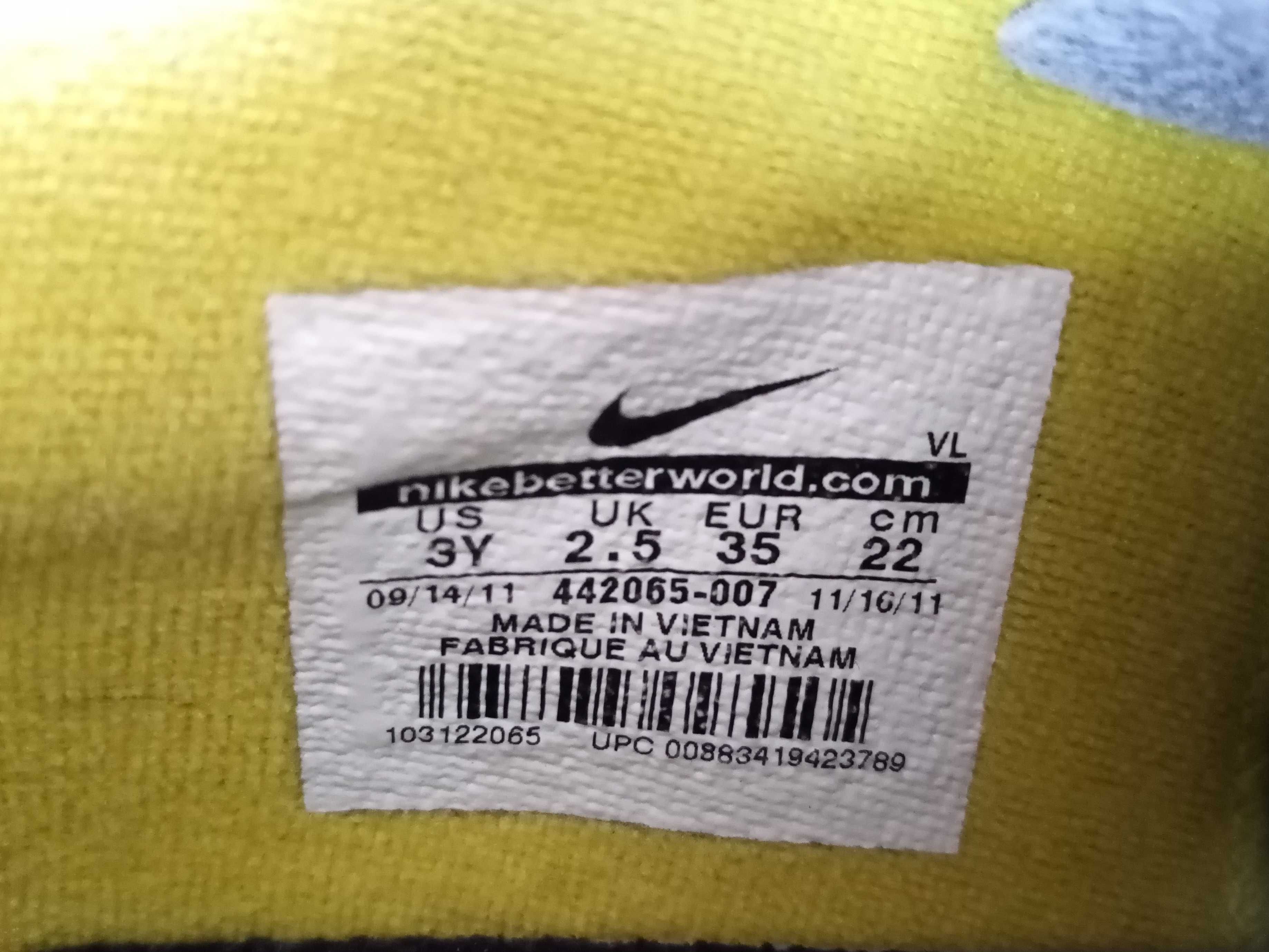 Korki chłopięce Nike EUR  35- 22 cm
