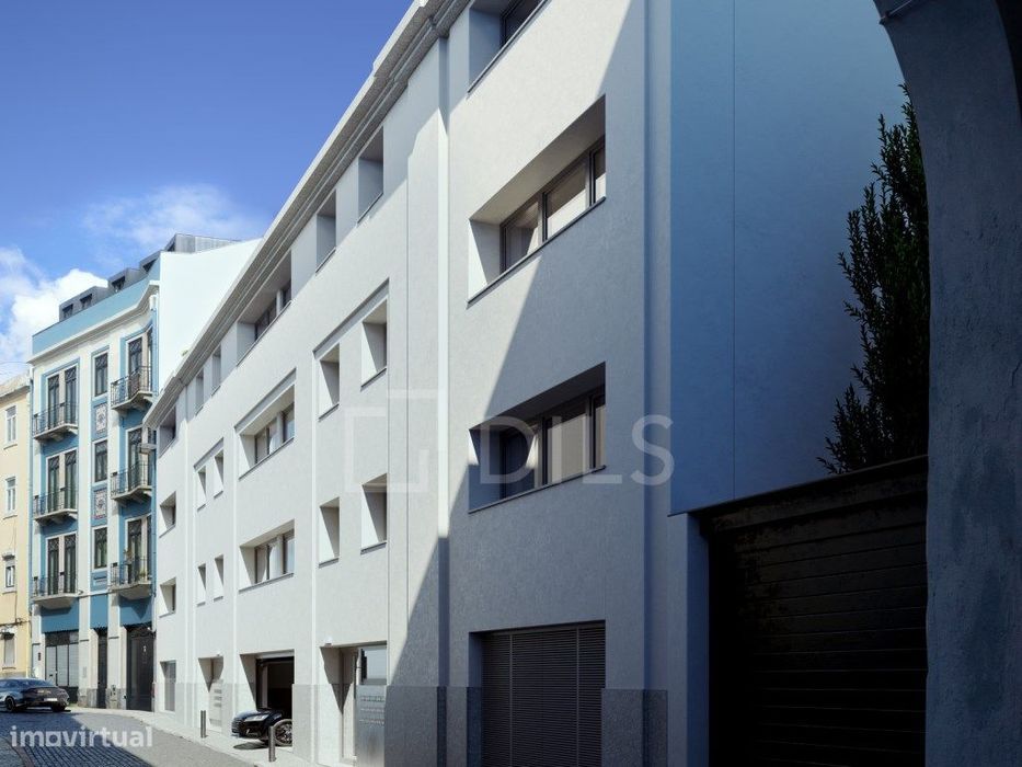Apartamento T2 com estacionamento situado em Arroios, Lisboa