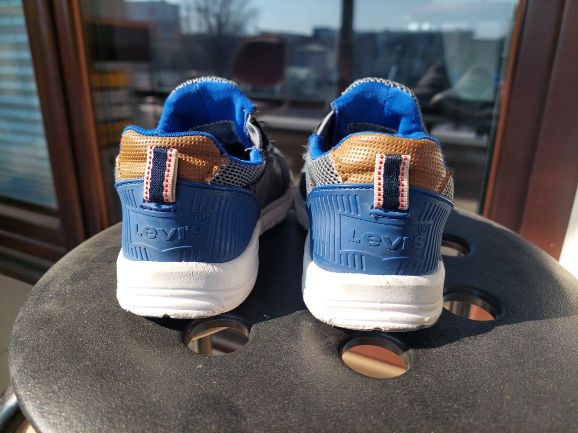 Sneakersy Levi's r.30