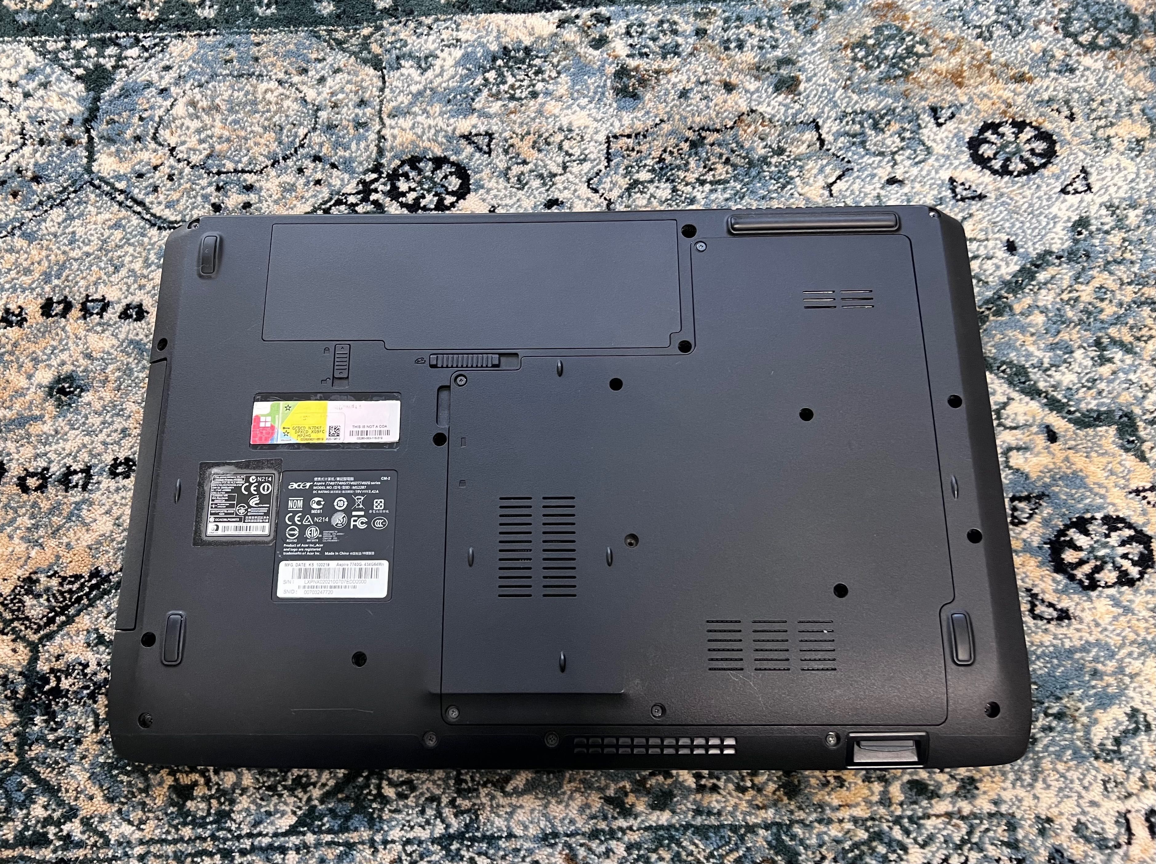 Laptop Acer Aspire 7740G + dodatkowa obudowa