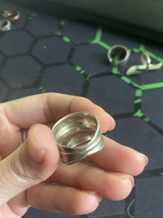 Ciężki ciekawy pierścionek ze srebra 925 retro srebrny 17mm