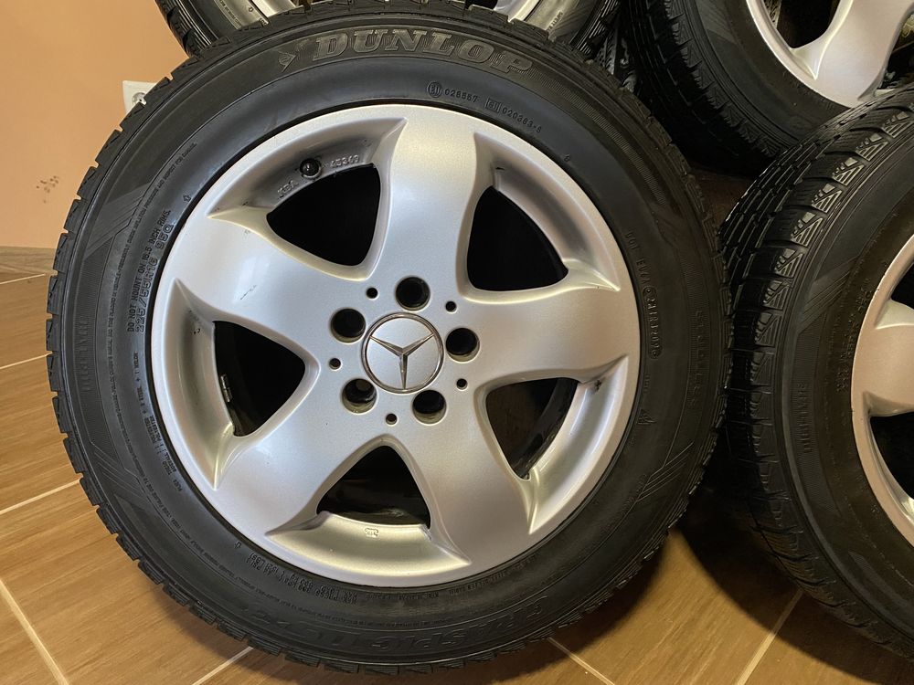 Комплект колес DUNLOP 225/55 R16/Диски Mercedes R16 5x112 7,5j et35