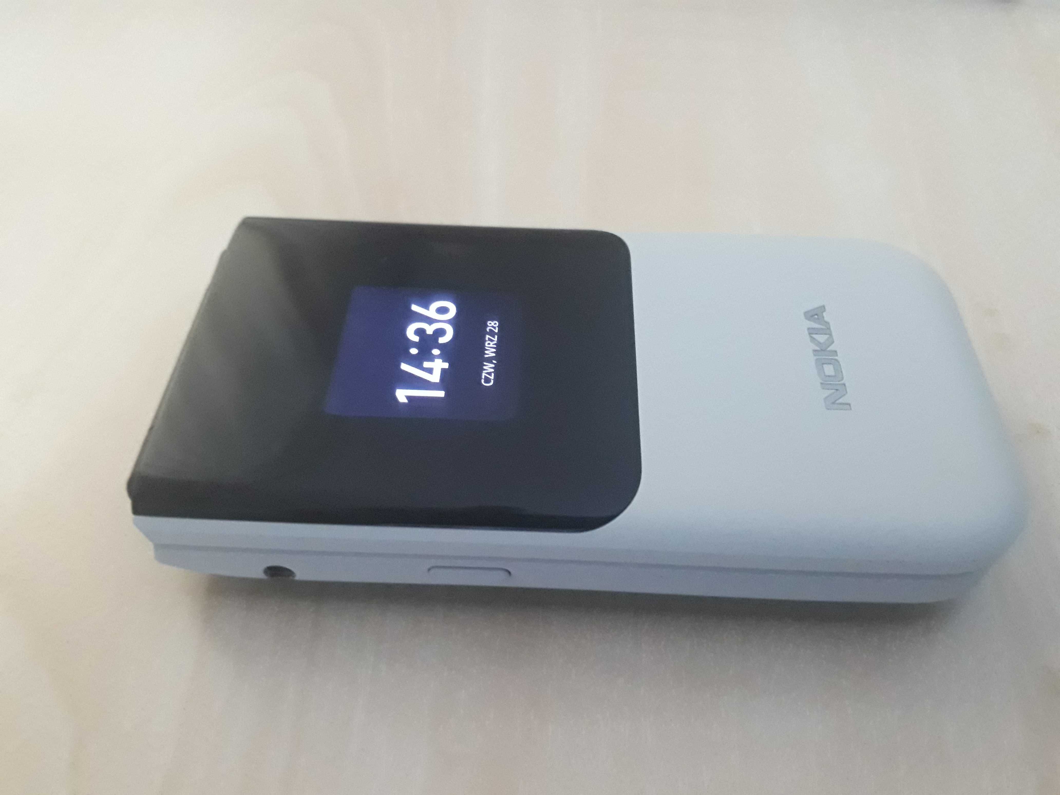 Nokia 2720 Flip 4G + akcesoria