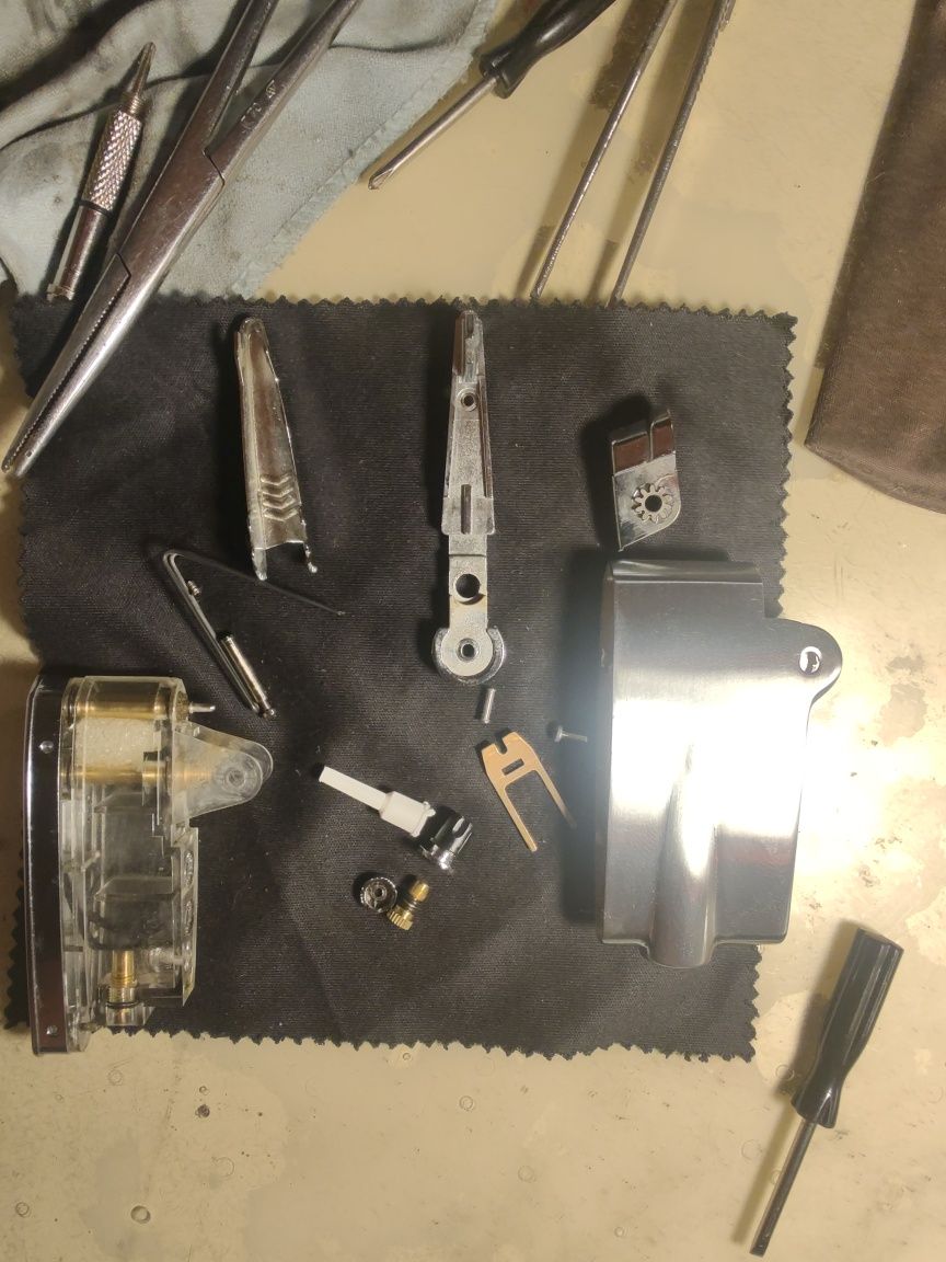 Ремонт зажигалок всех типов S.T. Dupont, Dunhill, Cartier.