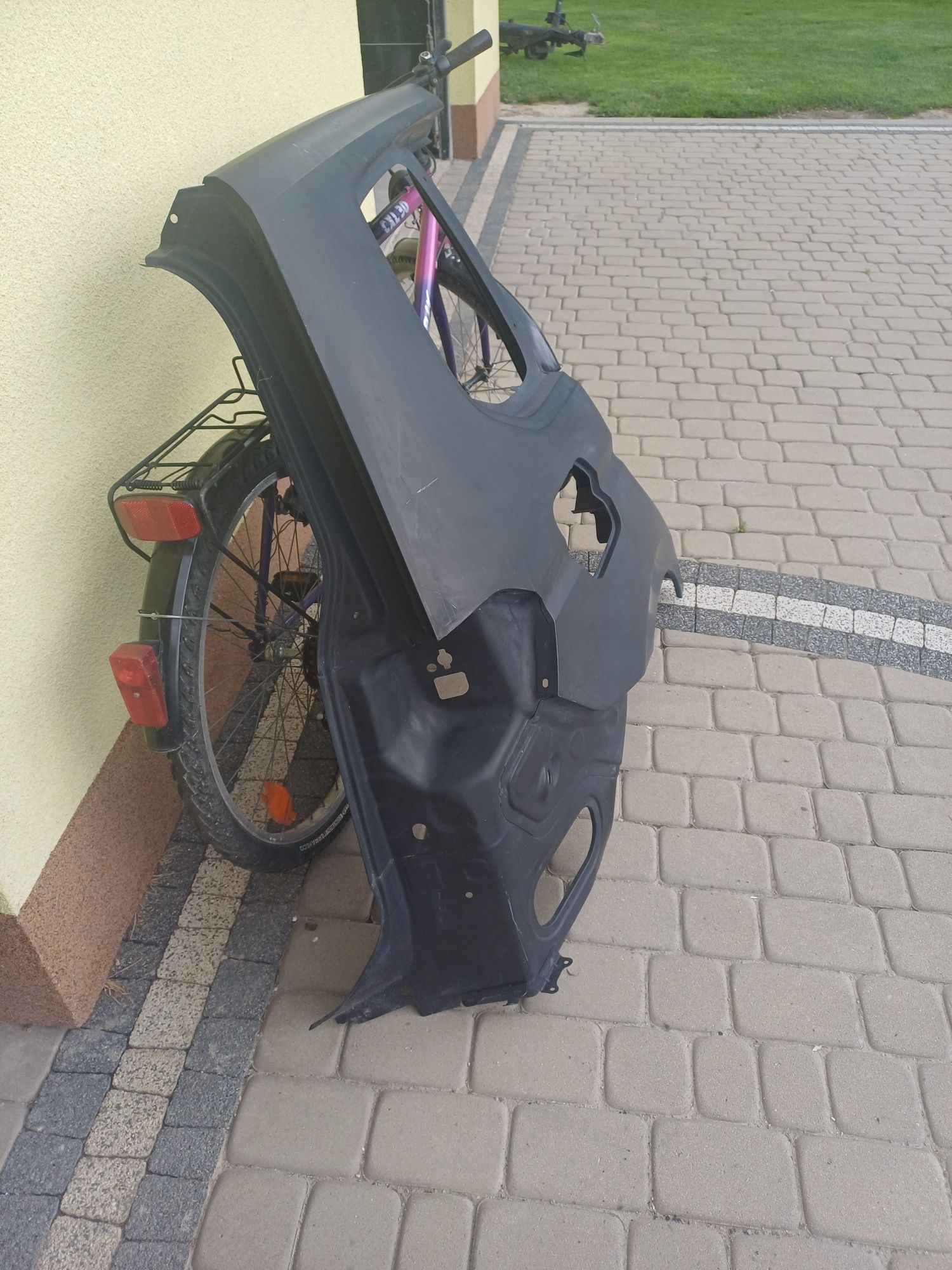 Błotnik tył prawy touran