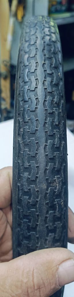 Opona z białym 16 x 1.75