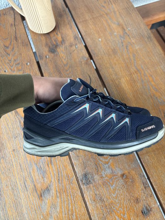 Трекінгові кросівки Lowa Gore-Tex 42