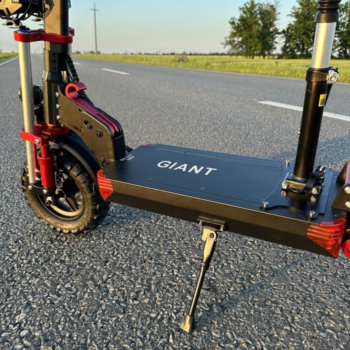 Електросамокат GIANT Outlander 2025