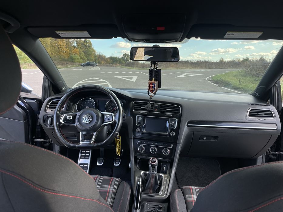 Volkswagen Golf 7 GTI