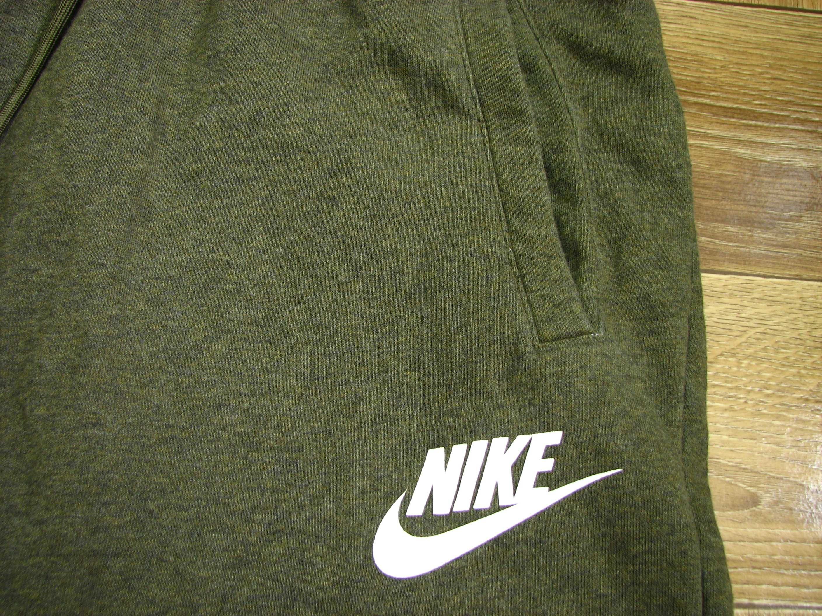 Spodnie dresowe damskie Nike Sportswear Essential Fleece