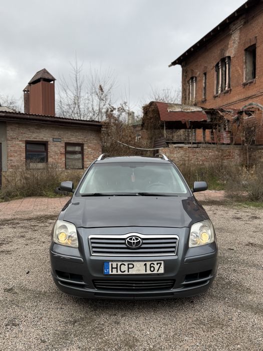 Toyota Avensis 2.0 D4D у відмінному стані