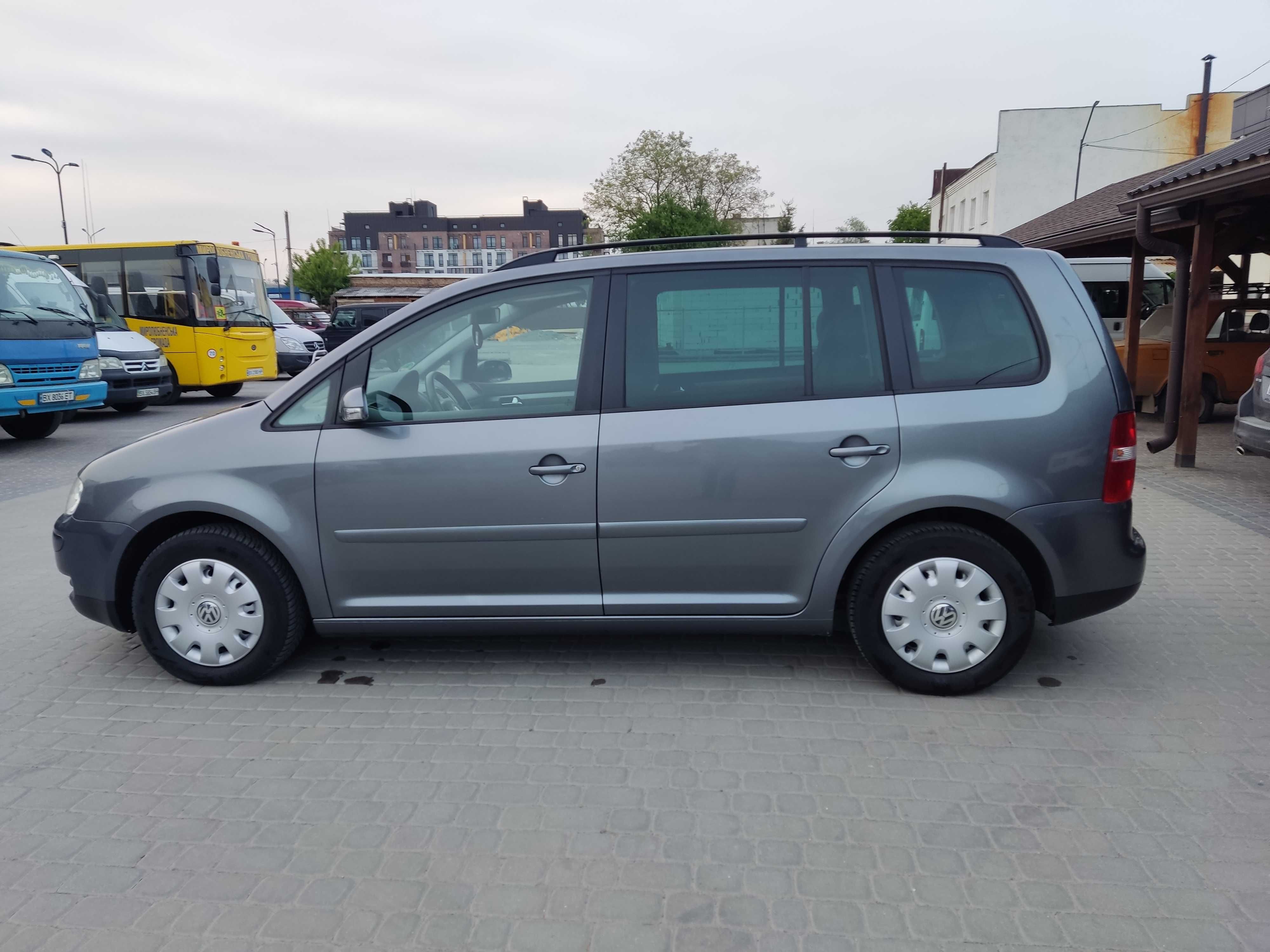 Volkswagen Touran - 7 місць