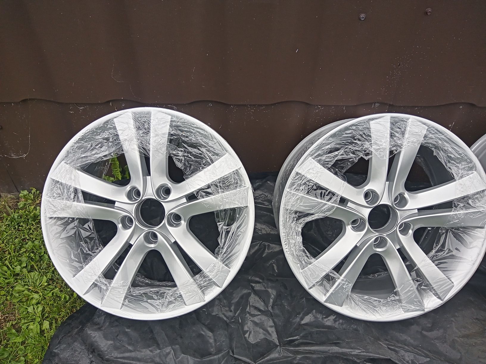 Alufelgi VW Passat  b6 B7 Audi A4 A6 Skoda Superb R17 5x112 ET 35