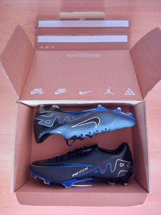 100% NOVO - Nike Mercurial Vapor Zoom 15 Academy FG / MG nr. 46

Nike