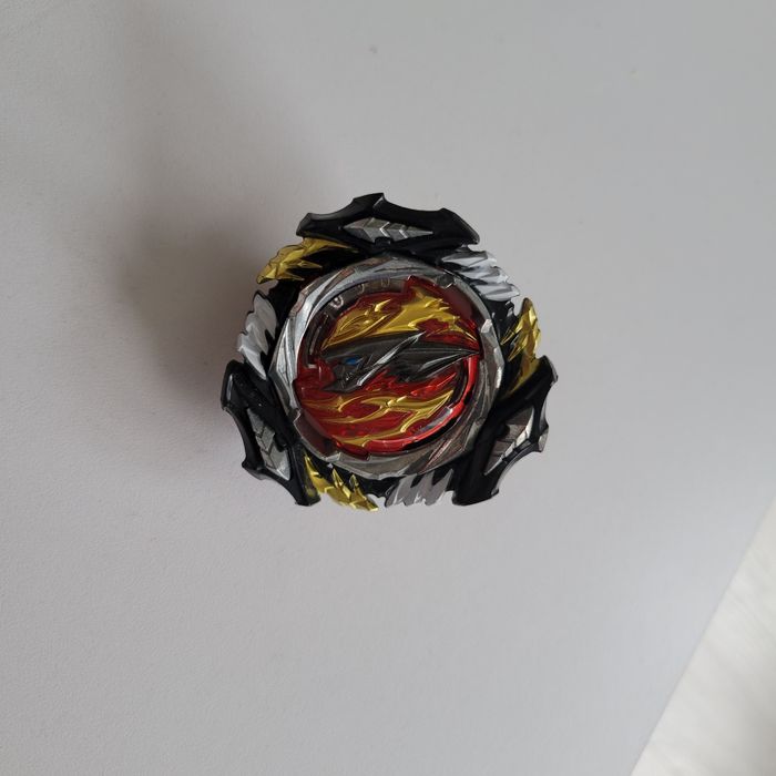 Продам Бейблейд Дивайн Белиал оригинал 6 сезон, Takara Tomy