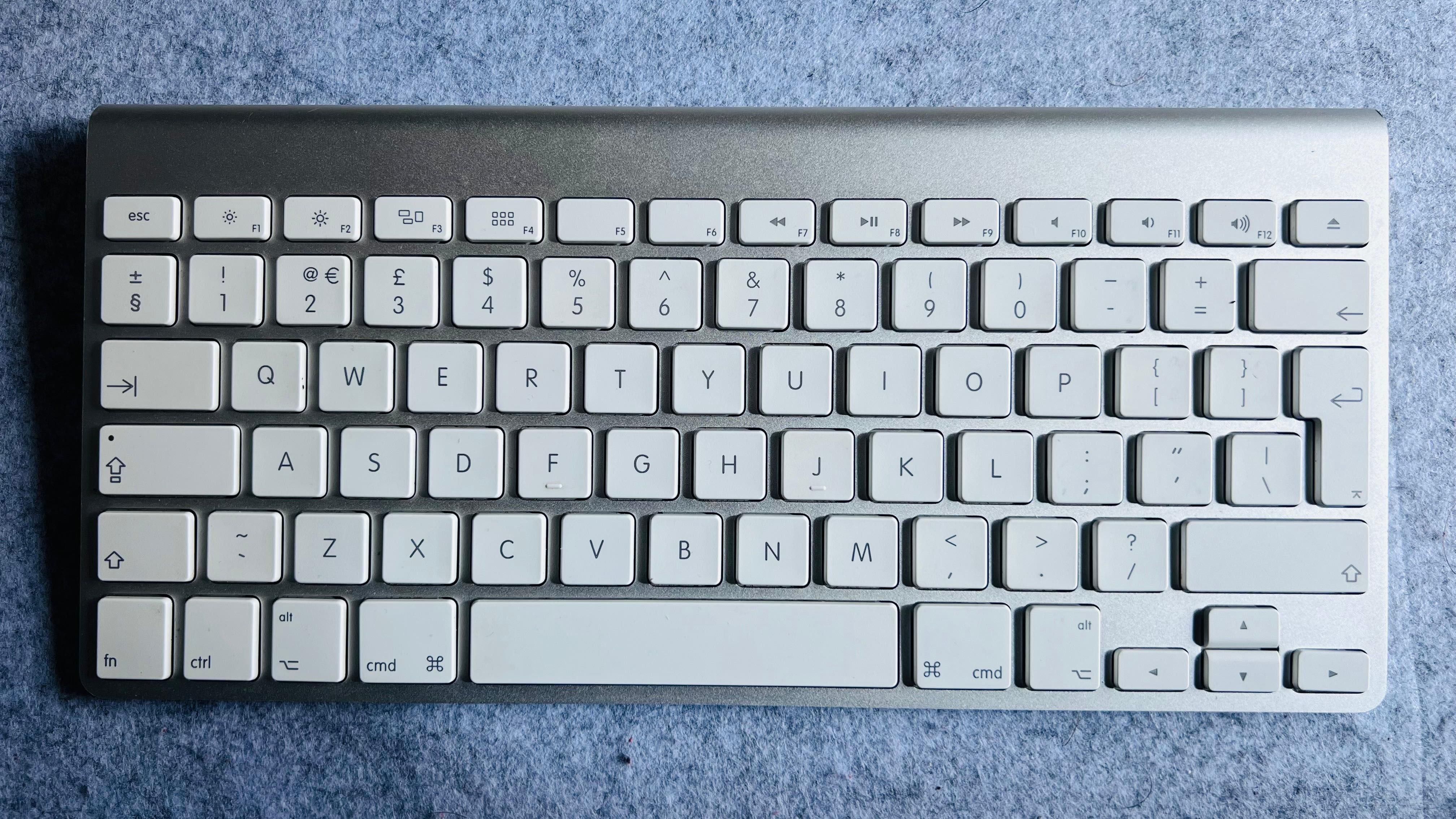 Teclado e Rato Apple (sem fios)
