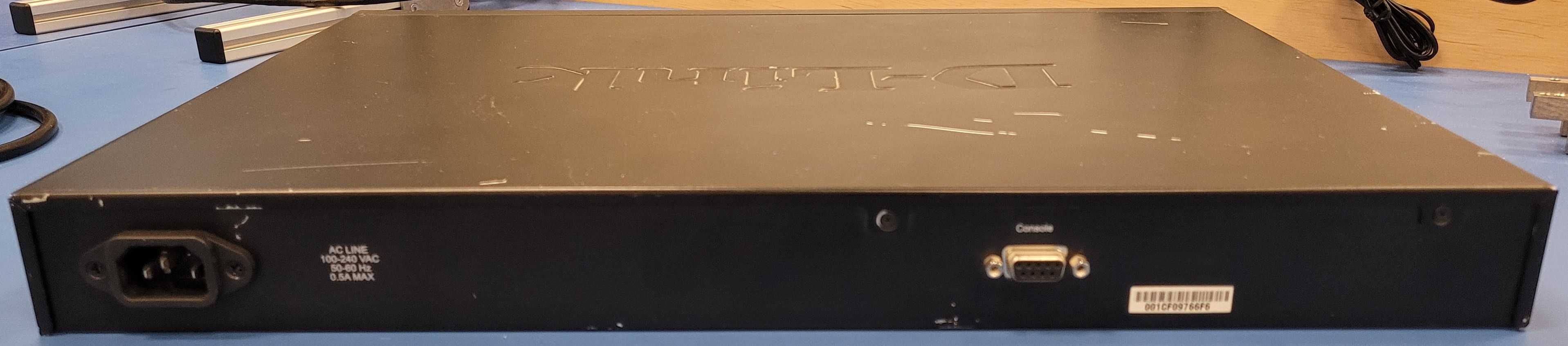 D-Link 52p DES-3052P (48x10/100Mbit 2x1Gbit 2xSFP) switch - sprawny