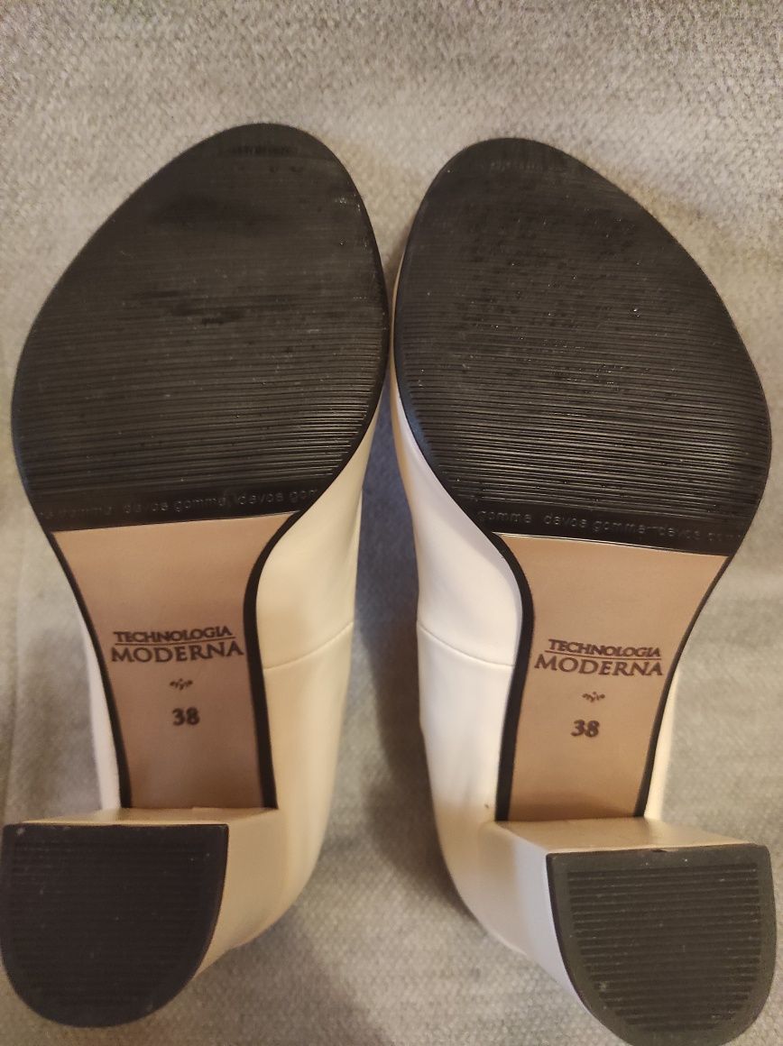 Шкіряні жіночі туфлі Technologia Moderna 38