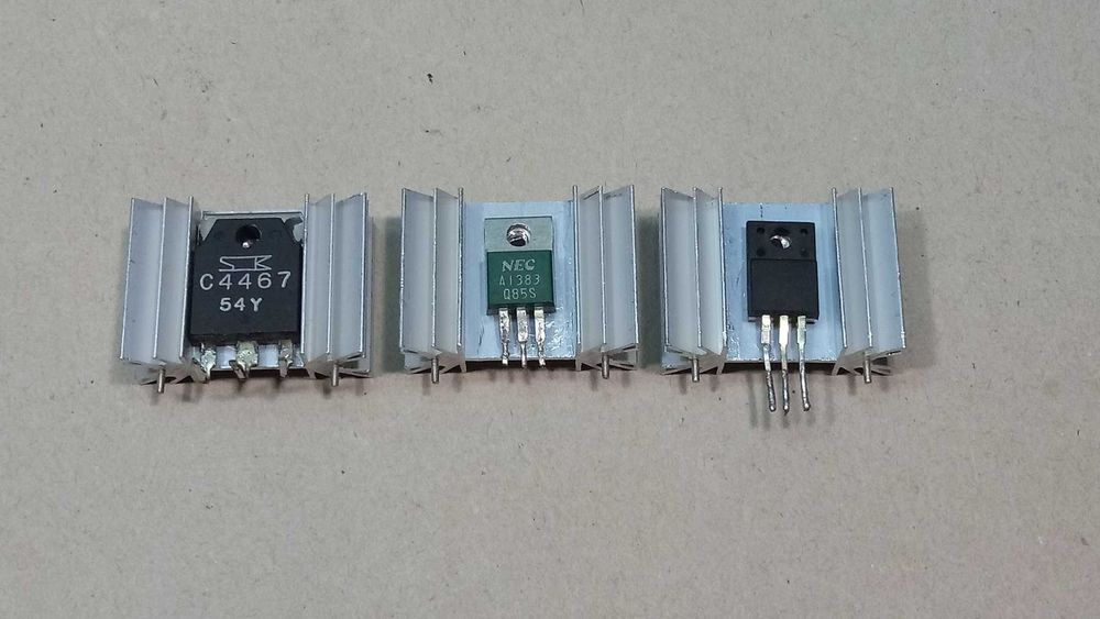 Радіатор алюмінієвий, під транзистори TO-220, TO3P.