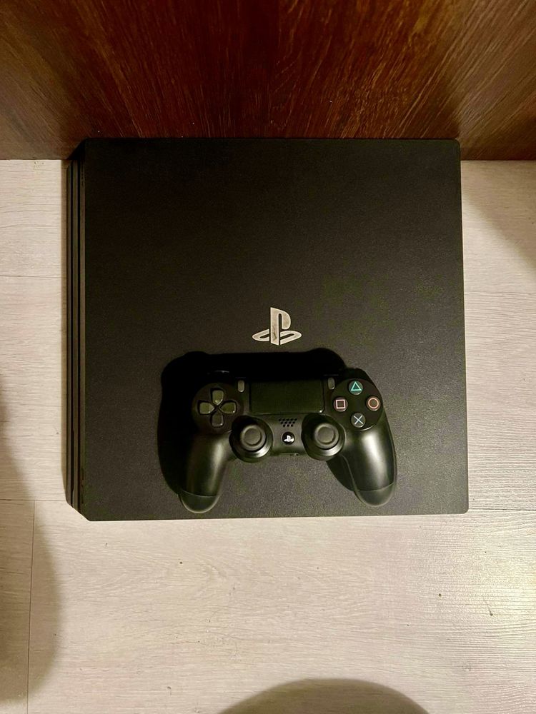 Sony PS4 Pro 1TB + oryginalny pad