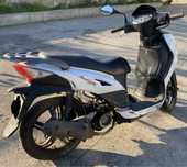 Scooter SYM Symphony SR 125 para peças