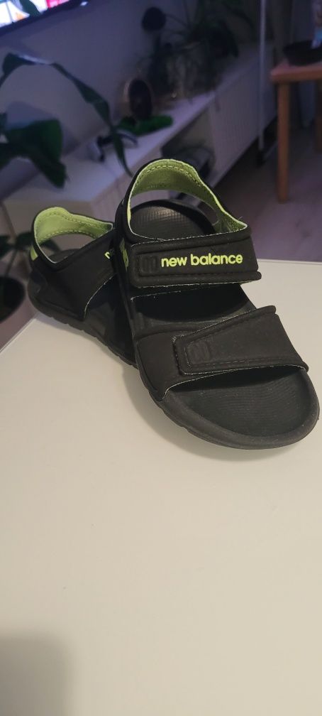 New balance 23,5 sandałki dla chłopca