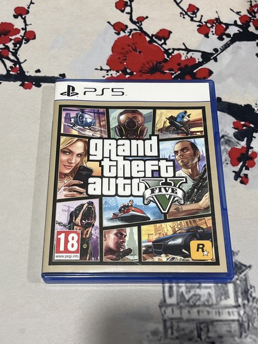 PS 5 б/у, в коплекті чіхол, 2 геймпада, гра GTA 5