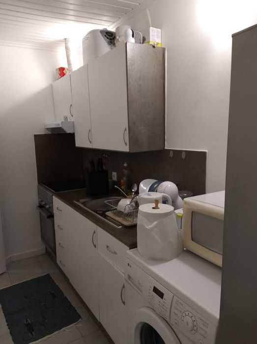quarto individual no Feijó – 345€/mês (com cozinha e wc equipadas)